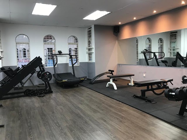 PRO FITNESS GYM & TRAINING STUDIO