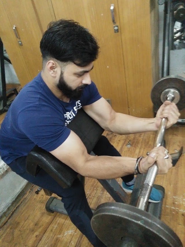 Devesh Personal trainer & home training